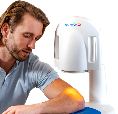 Man with Bioptron Pro 1